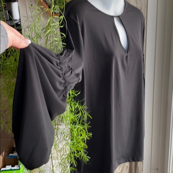 Guess long sleeve top - Picture 2 of 4